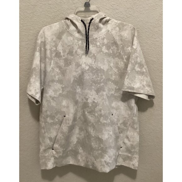 Old Navy Short-Sleeve Hooded Sweatshirt With Pocket Details In Camouflage Light - Picture 2 of 5